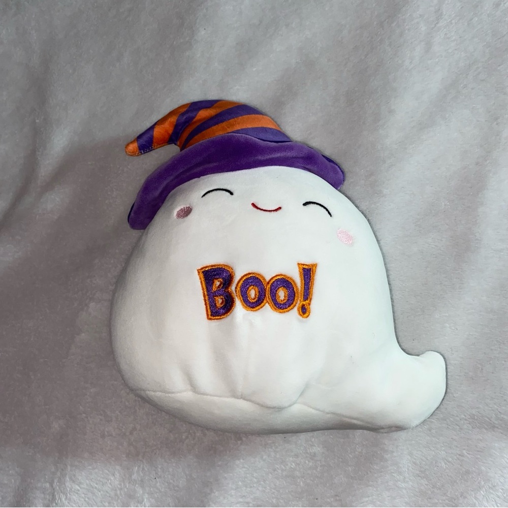 GHOST SQUISHMALLOW